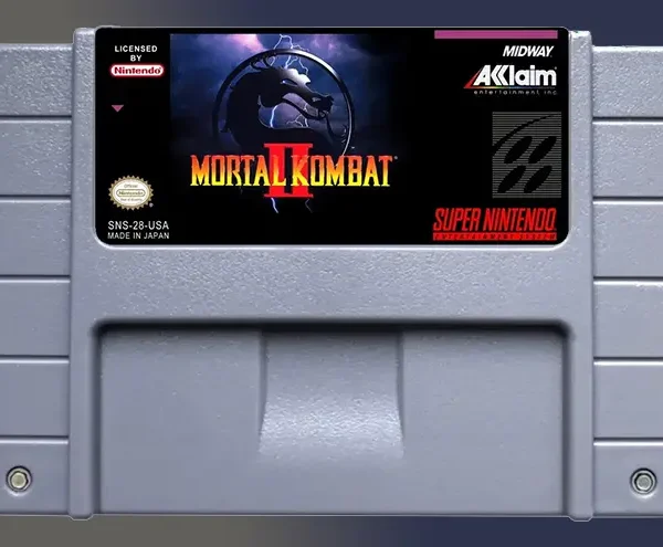 Cartucho Mortal Kombat 2 original da Nintendo para SNES, jogo clássico de luta, logo do dragão clássico de fundo, e o nome do game na frente, com fundo preto.